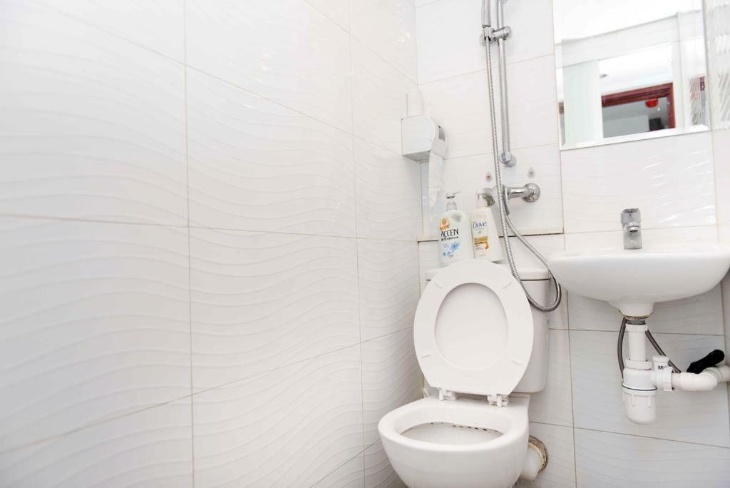 New Day Night Hostel Гонконг Екстер'єр фото